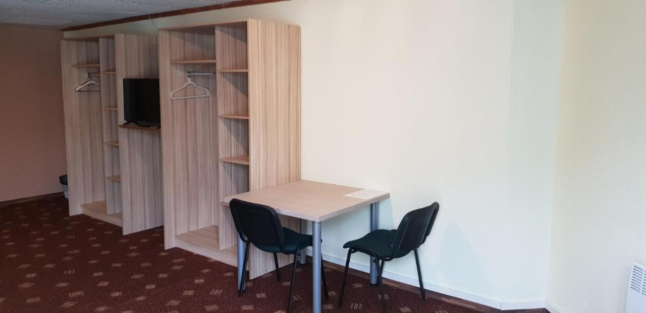 Sveciu Namai- Kazlu Ruda Hotel Екстериор снимка